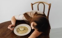 découvrez le concept de désintérêt, ses implications dans nos vies quotidiennes et comment il influence nos relations et nos choix. explorez les causes du désengagement et apprenez à retrouver votre motivation.