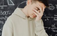 découvrez les réponses émotionnelles, ces réactions intérieures qui influencent notre comportement et nos interactions. apprenez à les reconnaître et à les gérer pour améliorer votre bien-être émotionnel et vos relations.