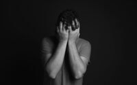 découvrez les subtilités de la psychologie masculine : explorez les pensées, émotions et comportements des hommes, ainsi que les influences culturelles et sociales qui façonnent leur mentalité. une analyse approfondie pour mieux comprendre la dynamique masculine.