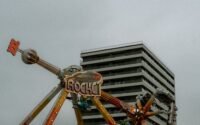 découvrez l'attraction idéale pour vivre des moments inoubliables en famille ou entre amis. plongez dans une expérience unique mêlant émotions, divertissement et sensations fortes au cœur d'une ambiance fascinante.