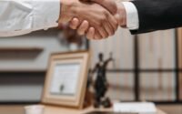 découvrez comment gérer une relation avec un ex-partenaire, conseils pour surmonter une séparation et réussir à tourner la page tout en préservant votre bien-être émotionnel.