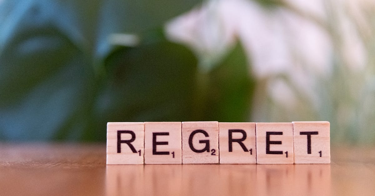 découvrez la signification du sentiment de culpabilité, ses causes et ses effets sur le bien-être. apprenez comment reconnaître, comprendre et surmonter la guilt pour une vie plus sereine.