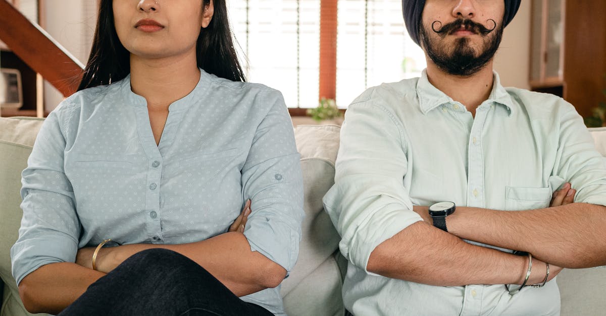 découvrez ce que signifie 'ignoring', son utilisation dans différents contextes et son impact sur la communication et les relations interpersonnelles.