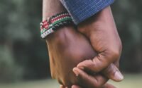 découvrez des conseils pratiques, des astuces et des idées pour améliorer vos relations de couple, d’amitié ou familiales, et construire des liens authentiques et durables.