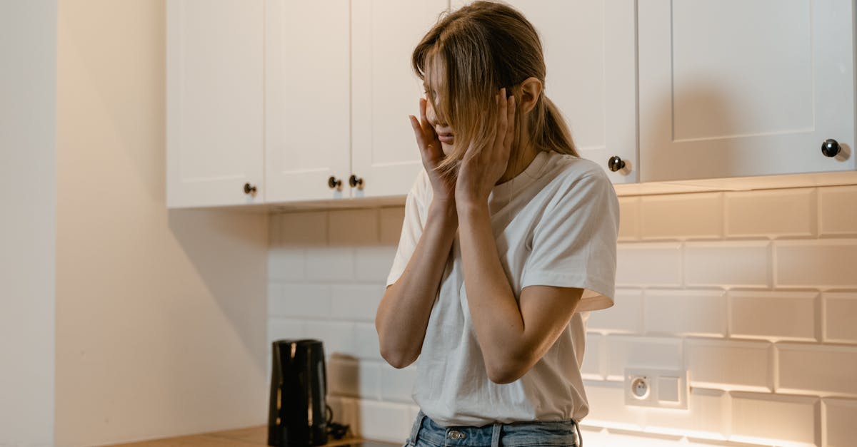 découvrez la notion de victimisation : ses causes, conséquences et mécanismes. apprenez à reconnaître les signes de victimisation et comment y faire face pour mieux s’en protéger.