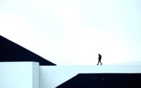 découvrez comment justifier et gérer une absence au travail ou à l’école, les démarches à suivre, ainsi que les droits et obligations liés à l’absence dans différents contextes.