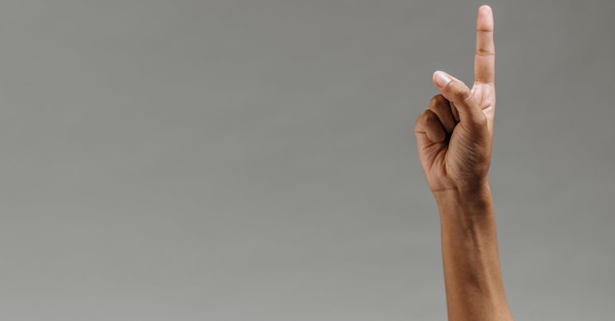 découvrez l'importance du body language pour mieux comprendre et améliorer votre communication non-verbale. apprenez à décrypter les gestes, postures et expressions pour renforcer vos interactions au quotidien.