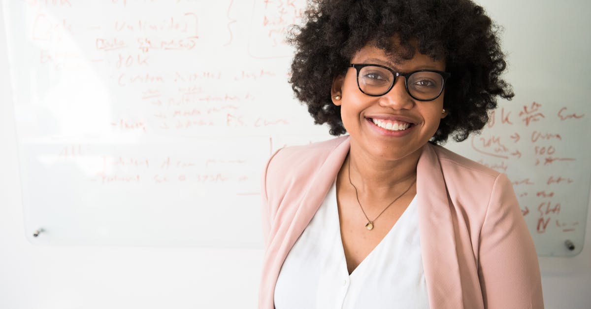 découvrez comment l'empowerment permet à chacun de développer sa confiance en soi, d’acquérir de nouvelles compétences et de reprendre le contrôle sur sa vie personnelle et professionnelle.