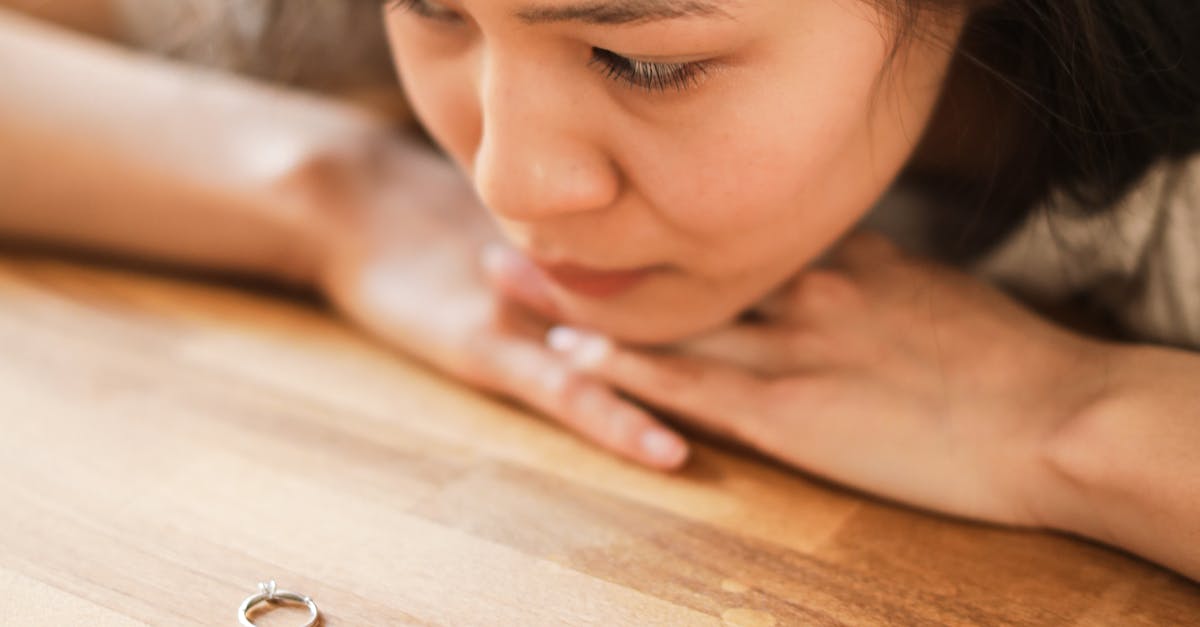 découvrez comment surmonter la peine de cœur avec des conseils pratiques, des témoignages réconfortants et des astuces pour rebondir après une rupture amoureuse.