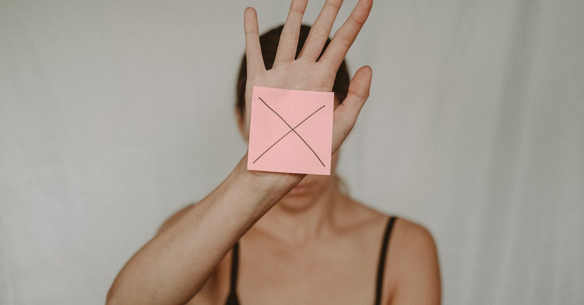 découvrez la signification de la rejection, ses causes principales, ses conséquences sur le bien-être et des conseils pratiques pour mieux la comprendre et la surmonter.