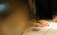 découvrez l'art de la séduction : conseils, astuces et techniques pour attirer et charmer en toute confiance. apprenez à mieux comprendre les dynamiques relationnelles et à développer votre pouvoir de séduction.