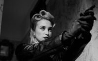découvrez le mystère et le charme envoûtant de la femme fatale, une figure iconique alliant séduction, intelligence et indépendance. plongez dans son histoire, ses caractéristiques et son influence sur la culture populaire.