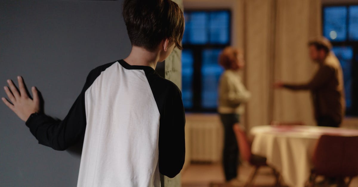 découvrez les bases de la psychologie masculine : comprendre les pensées, les comportements, et les motivations des hommes pour favoriser des relations harmonieuses et l’épanouissement personnel.