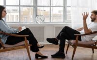 découvrez les principes et concepts fondamentaux de la psychologie masculine : comportements, émotions, relations et facteurs influençant l'esprit des hommes.