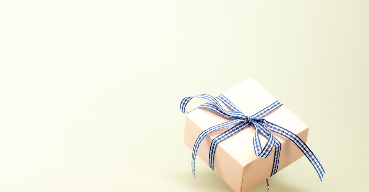 découvrez l'art de la surprise : idées originales, conseils et astuces pour émerveiller vos proches et créer des moments inoubliables. inspirez-vous pour organiser une surprise réussie et mémorable !
