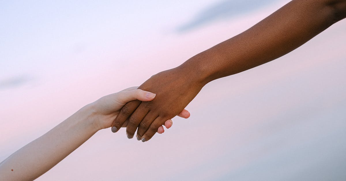 découvrez la signification de la confiance, son importance dans les relations personnelles et professionnelles, ainsi que des conseils pour développer et renforcer la confiance au quotidien.