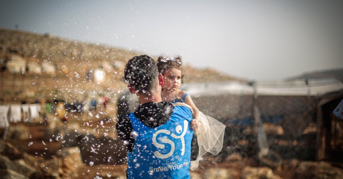 découvrez comment surmonter la crise de la quarantaine en amour et retrouver l'harmonie dans votre couple grâce à nos conseils et témoignages.